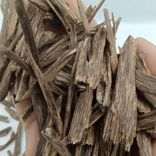 عود هندي للبيع (كمية 100 غرام)